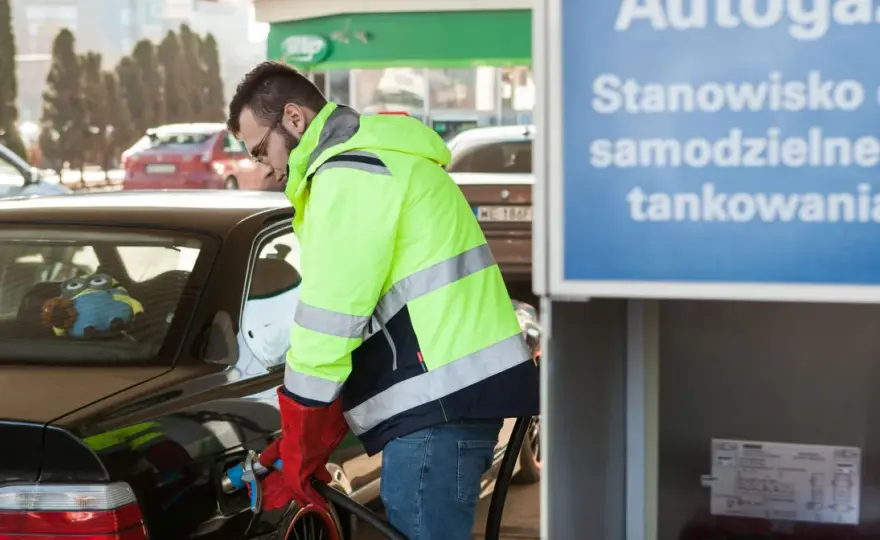Ile pali auto na CNG? Sprawdź koszty i oszczędności w eksploatacji