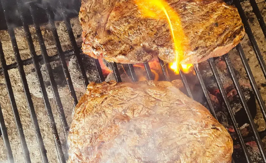 Vedgrillning - Så lyckas du med smak och säkerhet
