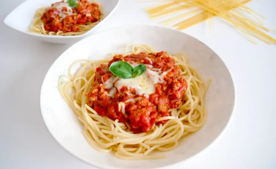 Jak przygotować dietetyczne spaghetti bez wyrzeczeń: przepis i kalorie