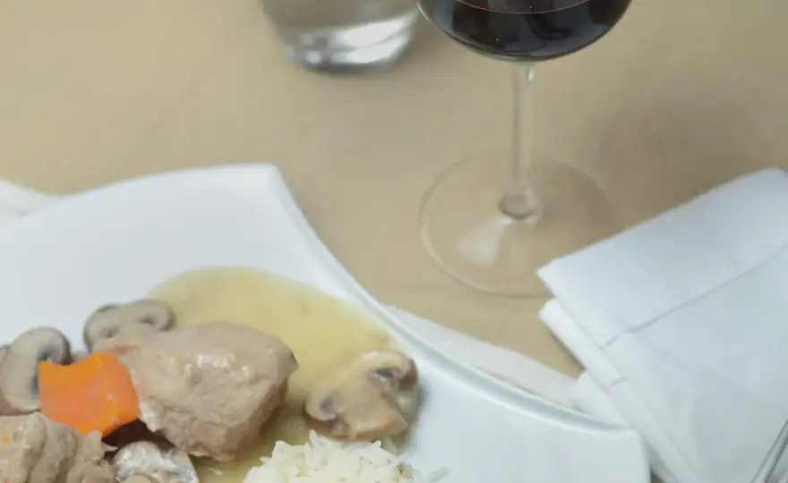 Quel vin servir avec une blanquette de veau ?