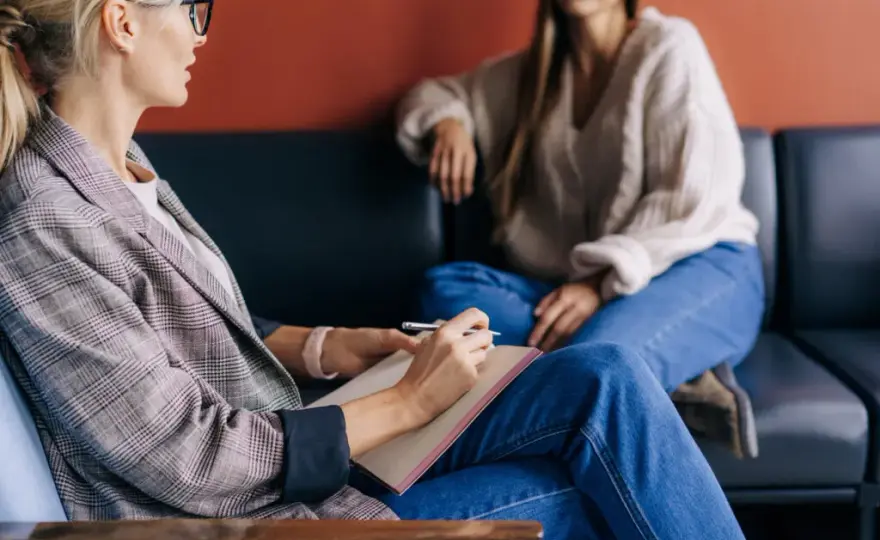 Terapia integracyjna – jak łączenie metod terapeutycznych zmienia życie na lepsze