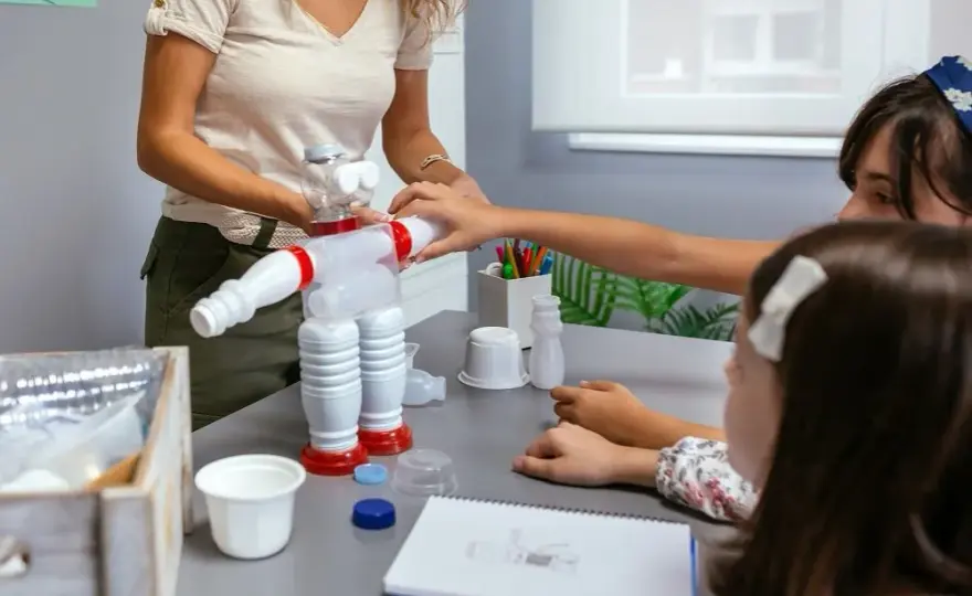 Jak zrobić robota z recyklingu – prosty poradnik krok po kroku dla każdego