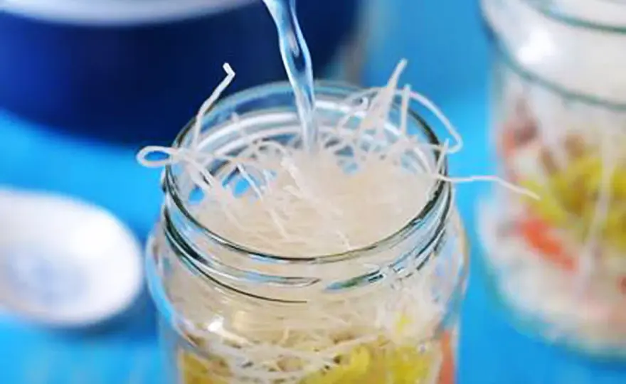 Jak długo może stać zupa w słoiku? Sprawdź, zanim zjesz