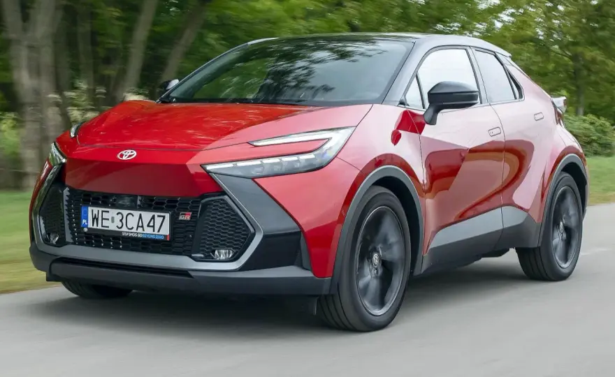 Toyota C-HR - Hybryda 1.8 czy 2.0? Opinie i poradnik kupującego