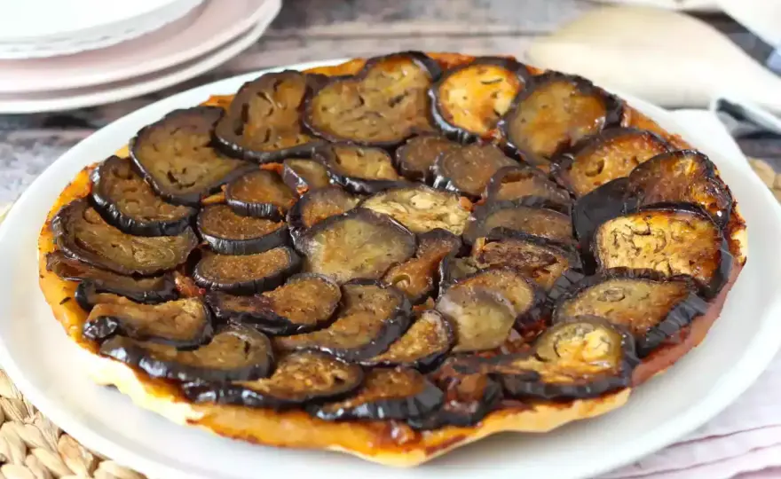 Stekt aubergine som blir mjuk, smakrik och gyllene
