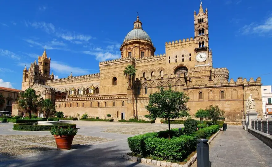 Prom Genua-Palermo - Ceny, czas, porady. Czy to opcja dla Ciebie?