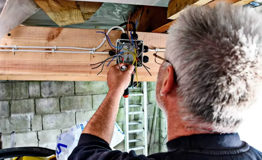Instalacja elektryczna w garażu - jak zaplanować ją dobrze