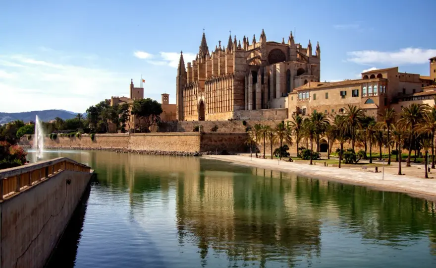 Lotnisko Palma de Mallorca - Jak sprawnie dojechać do centrum?