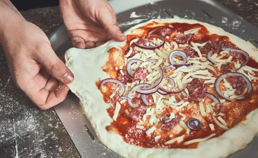 Pizza klebt am Schieber? 5 Tipps für den perfekten Start!
