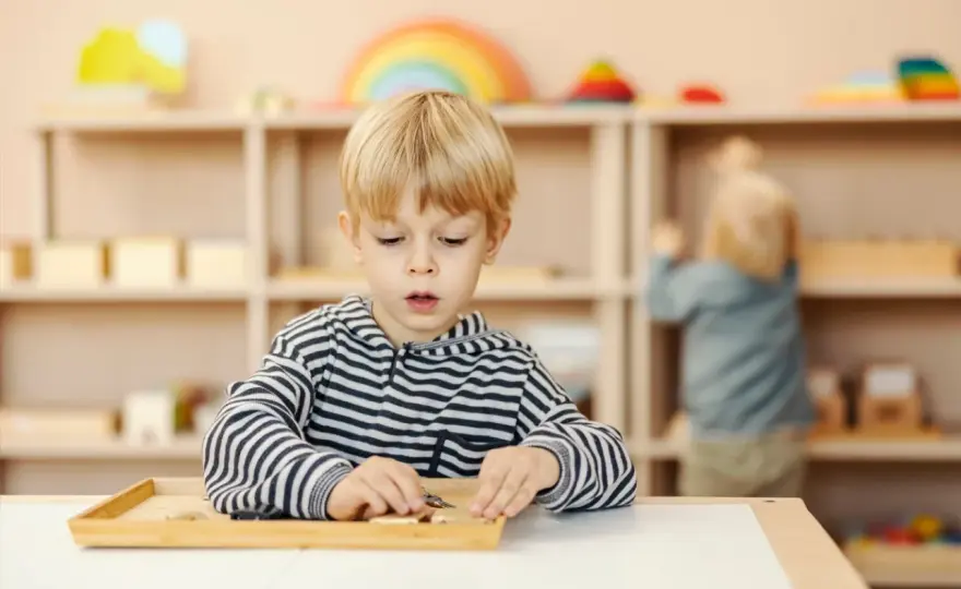 Metoda Montessori - Co to jest i czy jest dla Twojego dziecka?