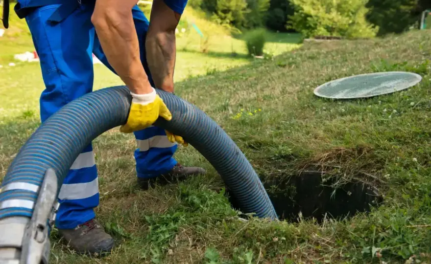 Opróżnianie szamba - Ile kosztuje i jak nie przepłacić?