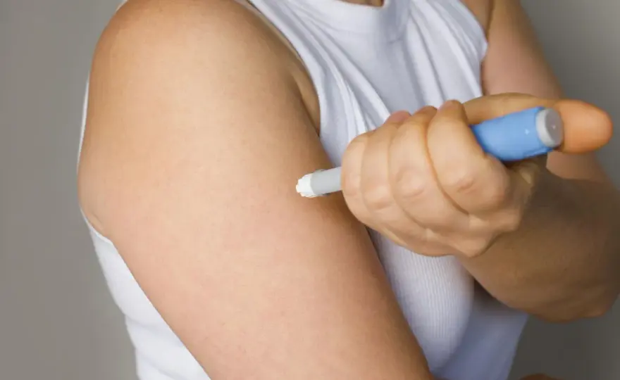 Fucibet Lipid - kiedy ma sens? Stosowanie i skutki uboczne