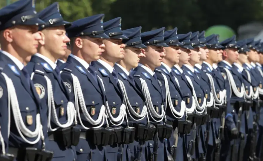 Policji czy policji - Praktyczne zasady pisowni, które musisz znać
