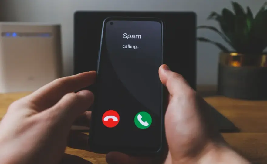 Jak zablokować numer i spam? iPhone i Android - Poradnik