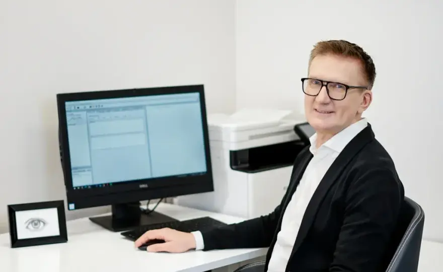 Gdzie przyjmuje dr Mrugacz okulista? Sprawdź lokalizacje w Białymstoku