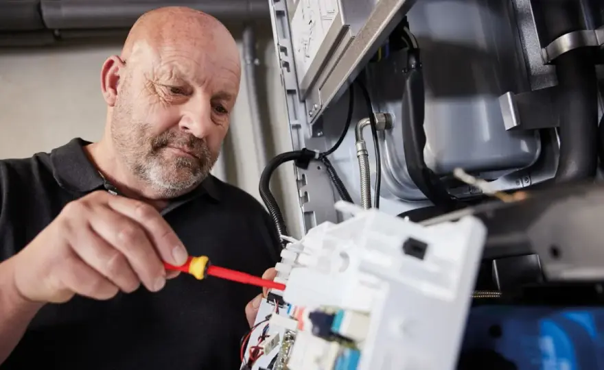 Jak wyczyścić piec gazowy? Bezpieczny poradnik DIY i serwis