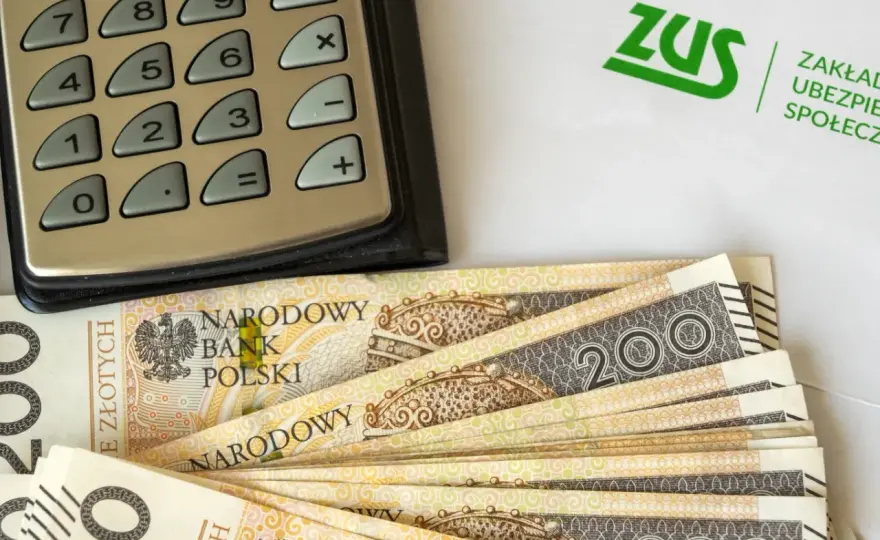 Dodatek do emerytury za warunki szkodliwe - Ile wynosi?