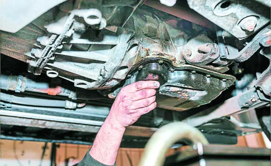 Fuga de aceite en el cárter, cómo detectarla y repararla