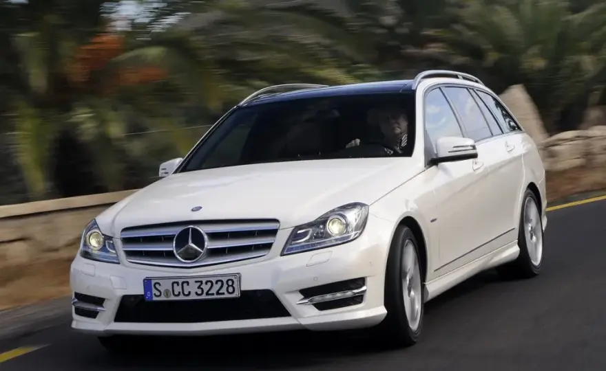 Mercedes C klasa W204 - jakie silniki wybrać, aby uniknąć problemów?