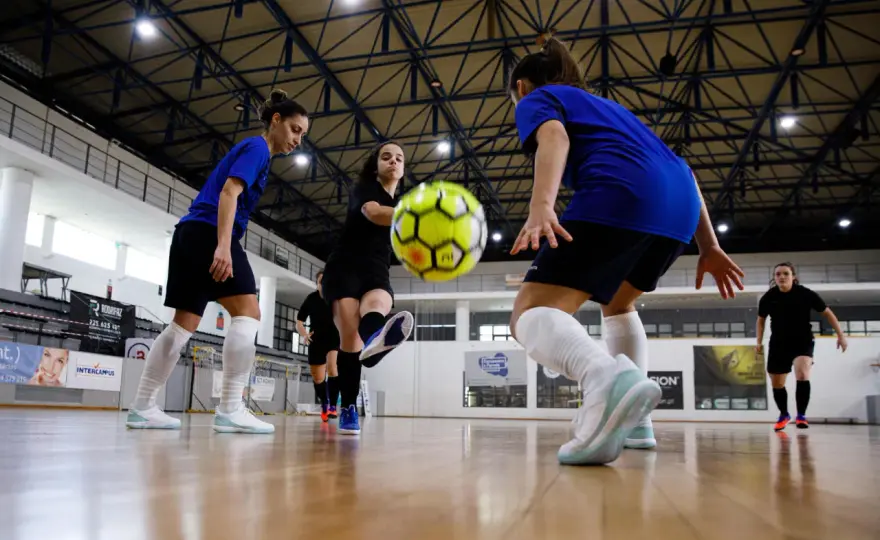 Mecz futsalu - Ile trwa? Poznaj realny czas gry!