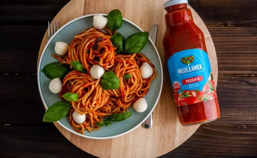 Szybki i prosty przepis na sos do spaghetti z passaty, który zachwyci