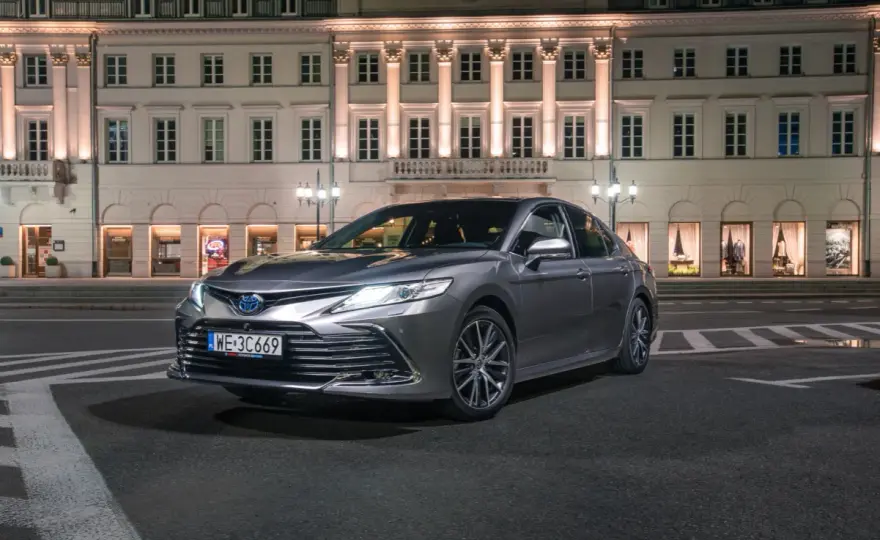Toyota Camry - hybrydowa limuzyna, która naprawdę ma sens