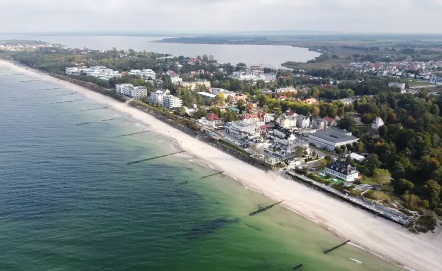 Mielno: Ile mieszkańców? Dane, trendy i sezonowy tłum
