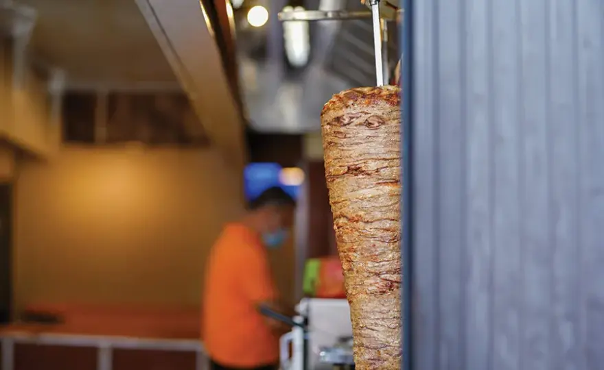 Gdzie jest kebab? Znajdź najlepszy w okolicy i nie żałuj!