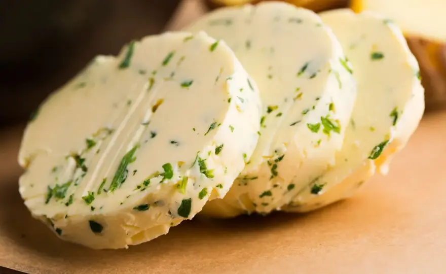 Kapuzinerkressebutter selber machen - So gelingt sie perfekt!