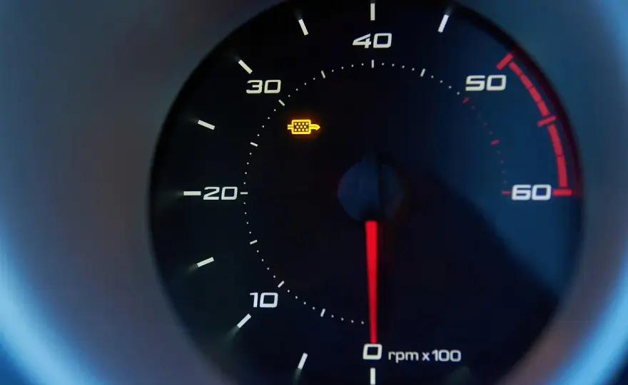 Kontrolka filtra powietrza - Co oznacza i kiedy jechać do mechanika?