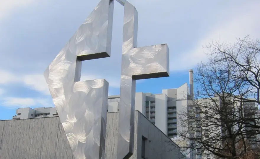St. Lukas am Westkreuz - Mehr als nur eine Kirche?