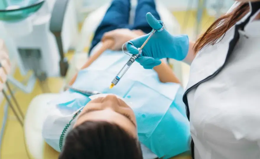 Ile schodzi znieczulenie od dentysty? Czas trwania i co musisz wiedzieć