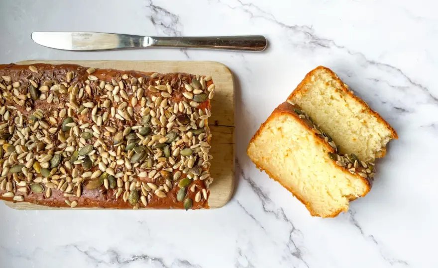 Plumcake senza uova allo yogurt, soffice e facile