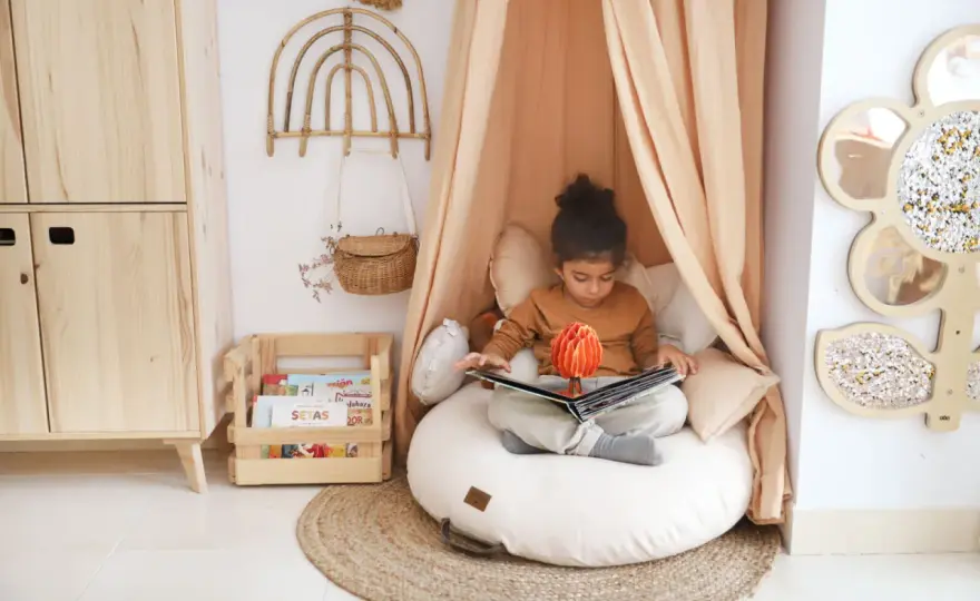 Rincón de lectura Montessori - Guía para un espacio que funciona