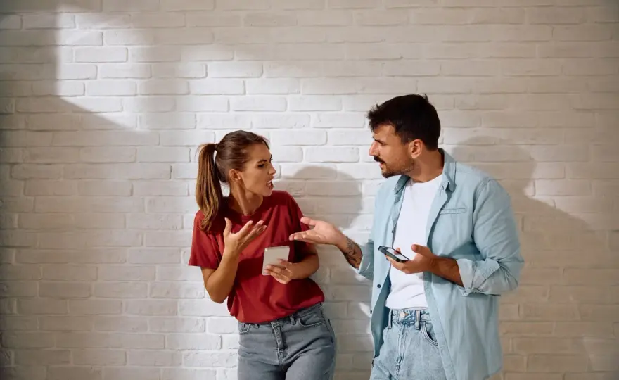 Krytyka w związku - Jak odróżnić uwagę od ataku i uratować bliskość?