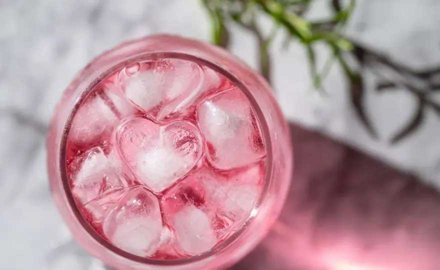 Rosa drinkar som fungerar till grill och mingel