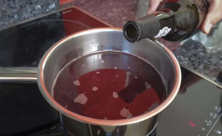 Rotwein kochen - Welcher Wein, wie viel & Fehler vermeiden