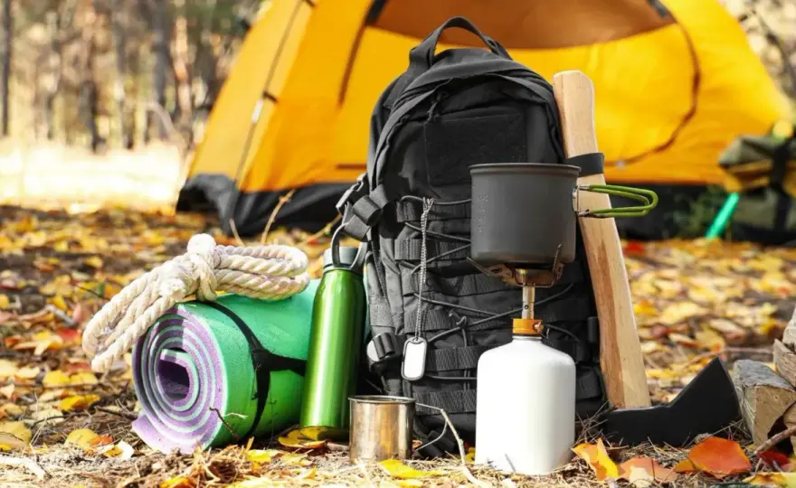 Jak zagotować wodę bez prądu i gazu - Poradnik survivalowy