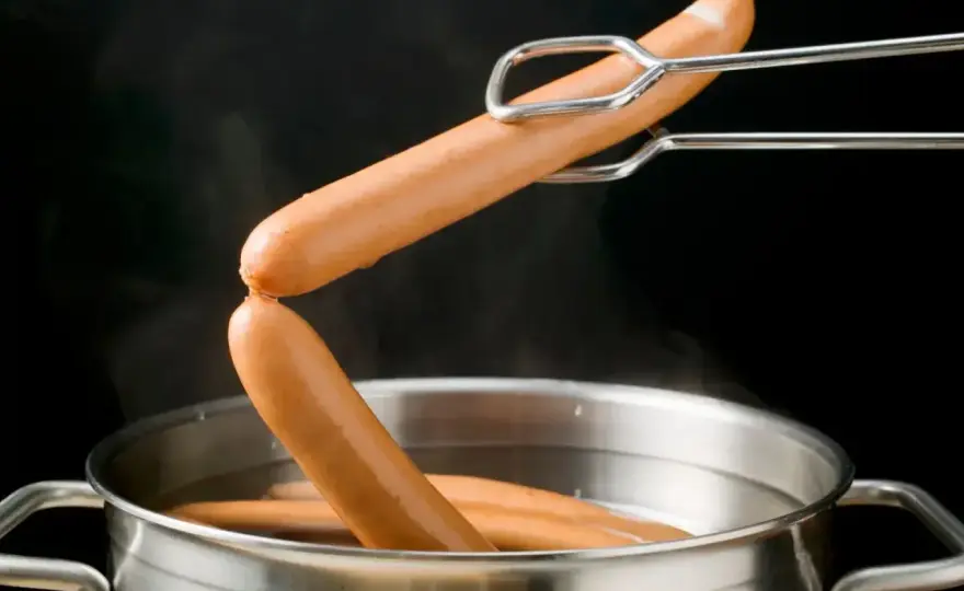 Parówki na parze - jak podgrzać je soczyste i bez pękania