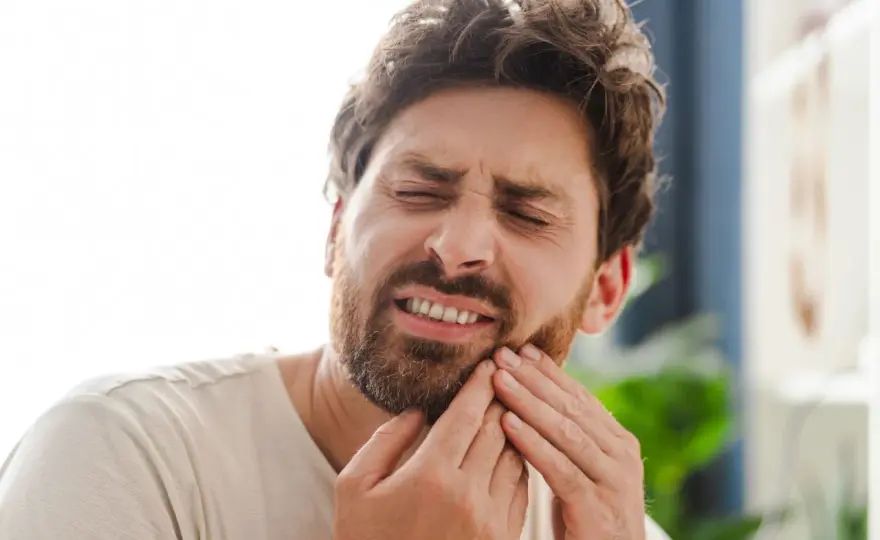 Caries en una muela - síntomas, urgencias y tratamientos