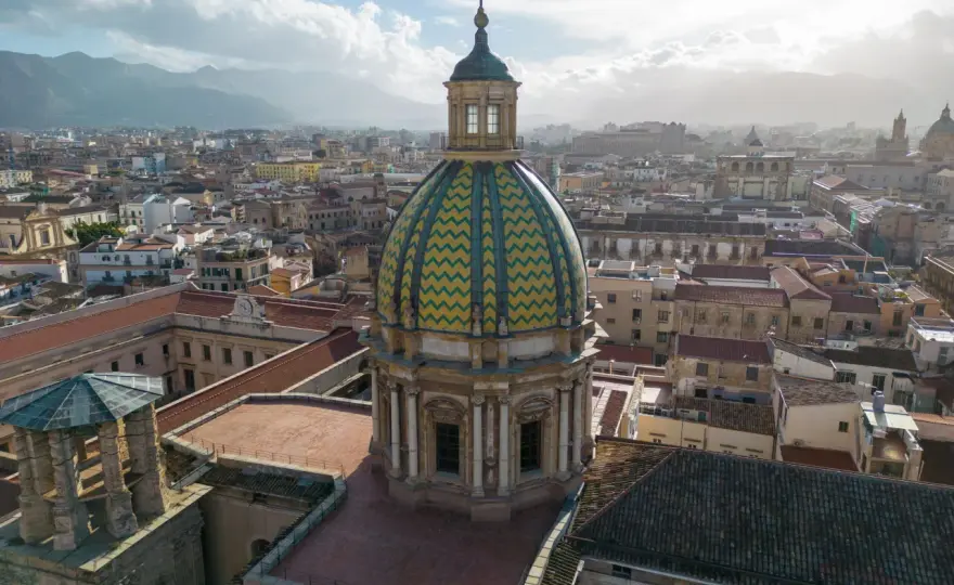 Jak szybko i tanio dojechać z lotniska Palermo do centrum miasta?
