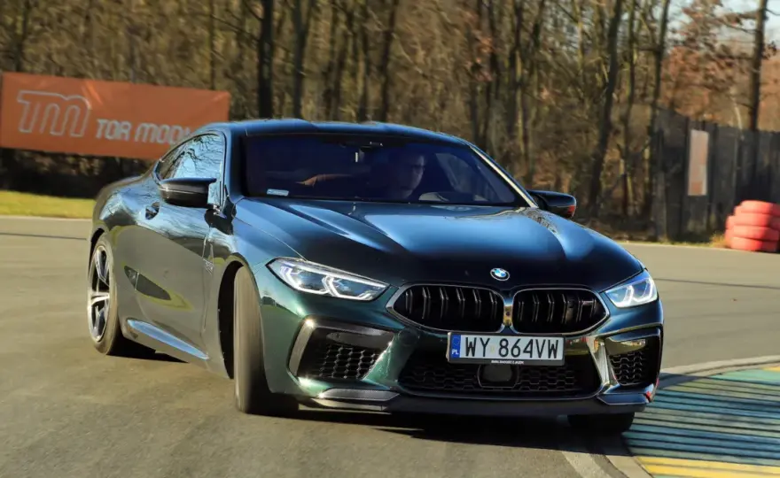 BMW M8 Competition - Osiągi, luksus i czy warto go kupić w 2026?