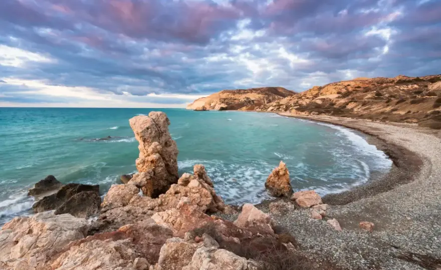 Petra tou Romiou - Skała Afrodyty: Przewodnik po Cyprze