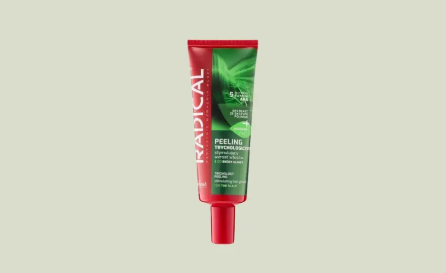 Peeling do skóry głowy na sucho czy mokro - który wybór jest lepszy?