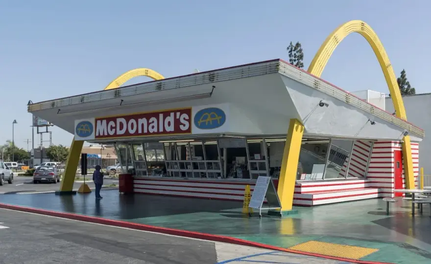W którym roku powstał McDonald's? Odkryj jego fascynującą historię