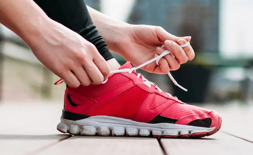 Cómo elegir zapatillas para correr y evitar lesiones en el intento