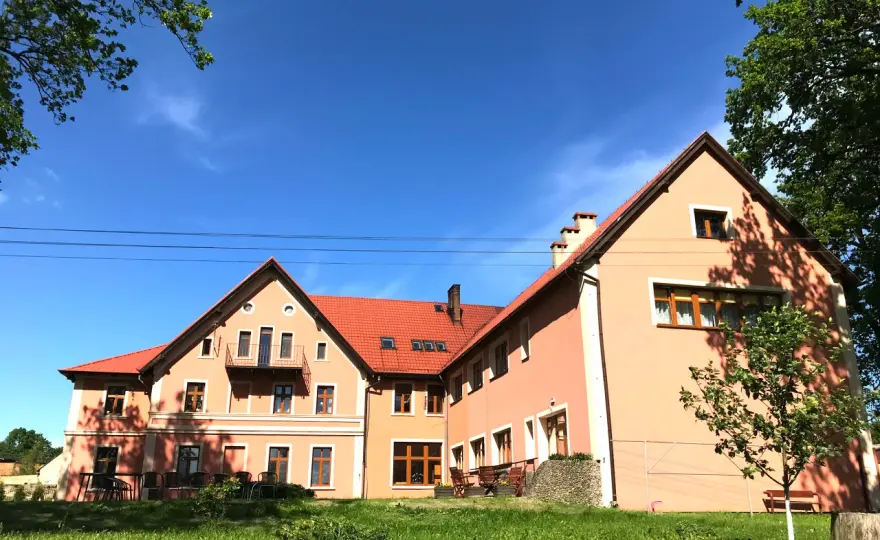 Dom Seniora Pod Dębami Wrząsowice: Co musisz wiedzieć przed wyborem?