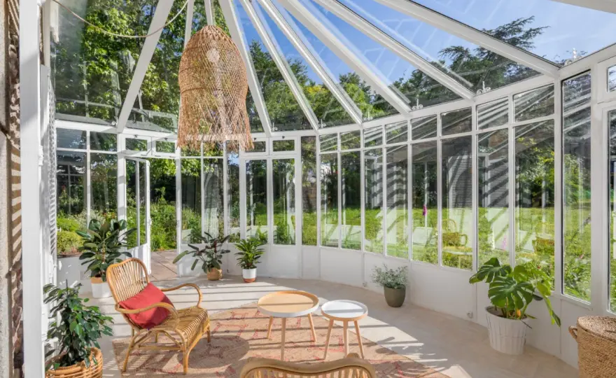 Déco petite véranda cosy - Créez un espace de rêve