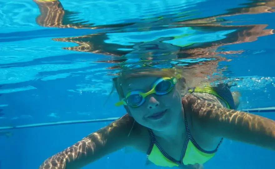 Otite externe après la piscine - que faire et quand consulter ?
