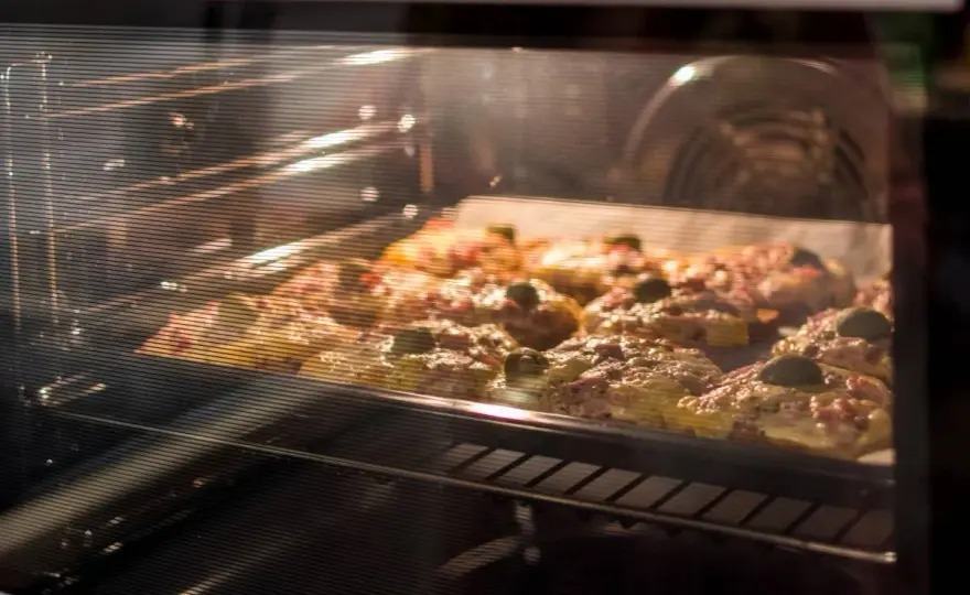 Zablokowany piekarnik Amica? Odblokuj go! Szybkie triki na każdy problem